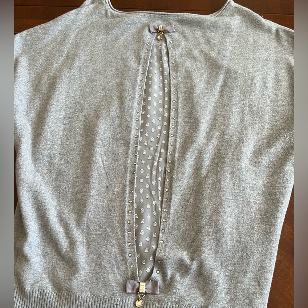 Viscose/polyester sweater, size M/L, color gray.